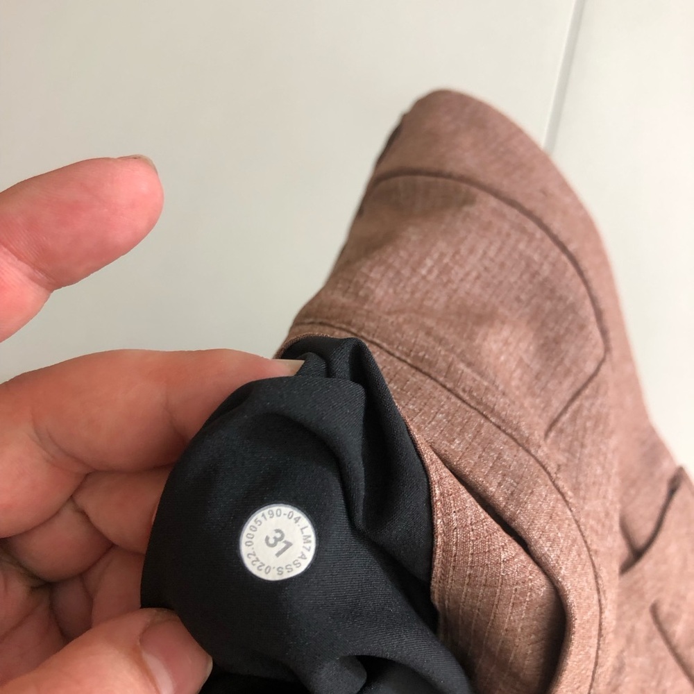 lululemon athletica Brown/coral. Men's Shorts medium/31 - Picture 10 of 13